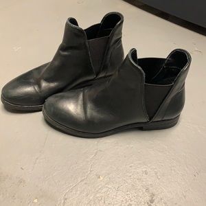 Womens genuine leather ankle boots from Italy